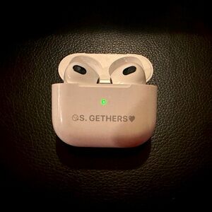AirPods 3rd Generation (wireless/magsafe charger)